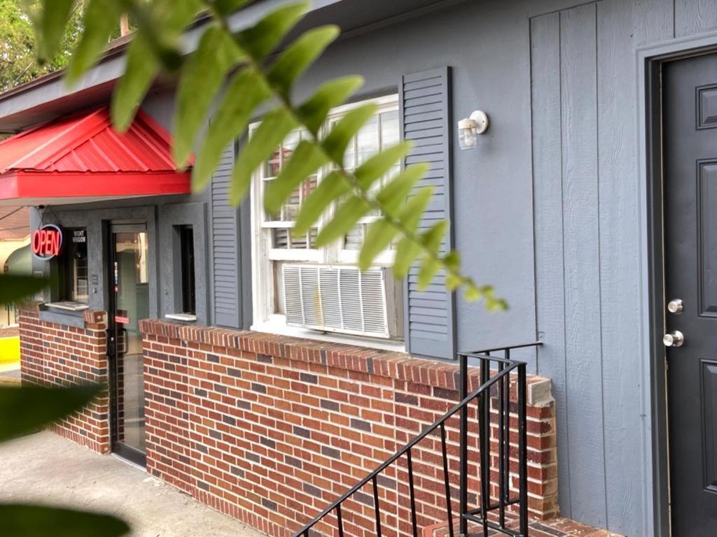 Inn On 17 Savannah Exterior photo